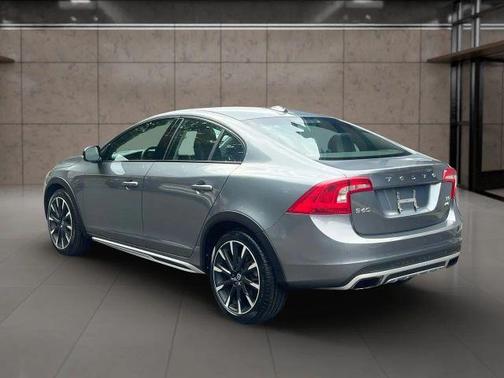 2016 Volvo S60 Cross Country T5 Platinum