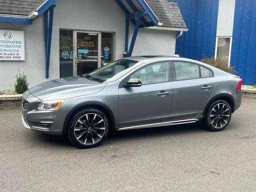 2016 Volvo S60 Cross Country T5 Platinum