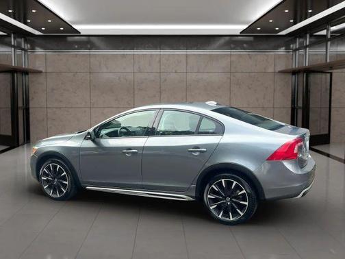 2016 Volvo S60 Cross Country T5 Platinum