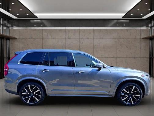 2020 Volvo XC90 T6 Momentum 6 Passenger