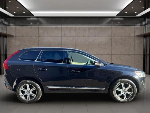 2015 Volvo XC60 T6 Platinum