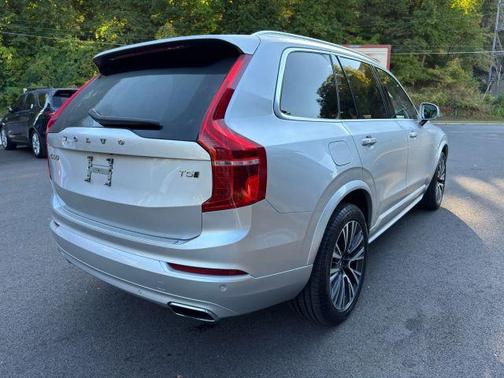 2021 Volvo XC90 T5 Momentum 7 Passenger