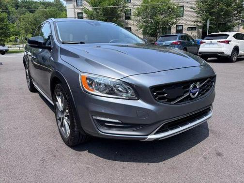 2016 Volvo V60 Cross Country T5