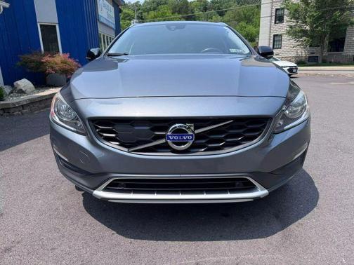 2016 Volvo V60 Cross Country T5