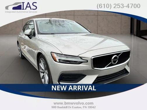 2020 Volvo S60 T6 Momentum