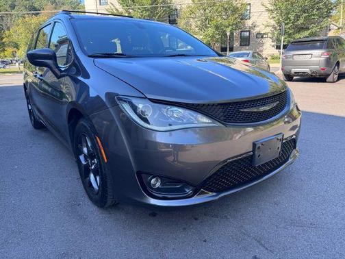 2018 Chrysler Pacifica Touring-L Plus