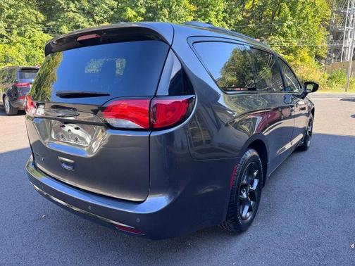 2018 Chrysler Pacifica Touring-L Plus