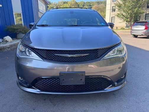 2018 Chrysler Pacifica Touring-L Plus