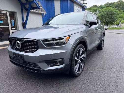 2019 Volvo XC40 T5 R-Design
