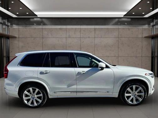 2019 Volvo XC90 T6 Inscription