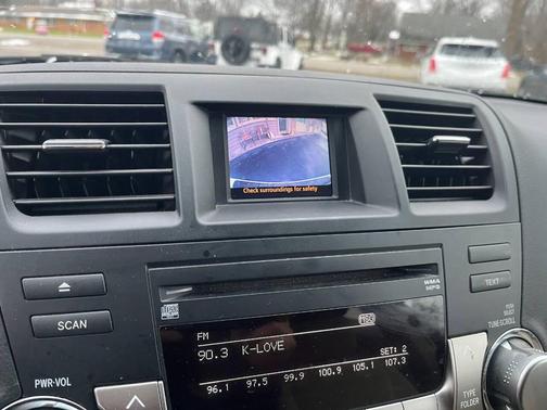 2012 Toyota Highlander SE