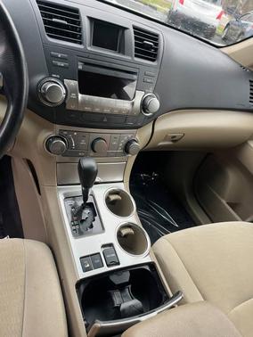 2012 Toyota Highlander SE