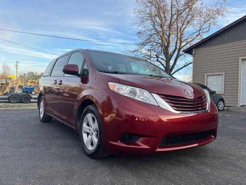 2015 Toyota Sienna LE