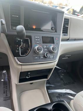 2015 Toyota Sienna LE