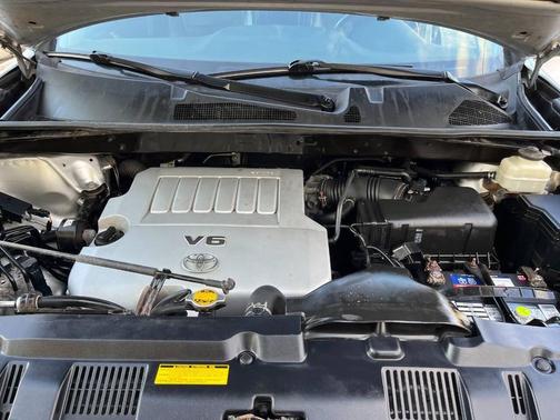 2013 Toyota Highlander SE