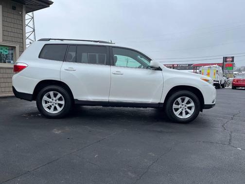 2013 Toyota Highlander SE