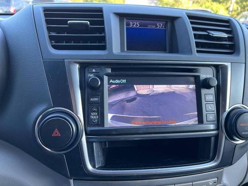 2013 Toyota Highlander SE