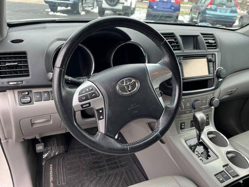 2013 Toyota Highlander SE