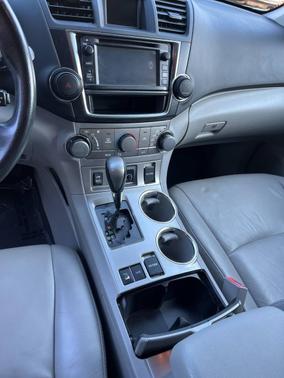 2013 Toyota Highlander SE