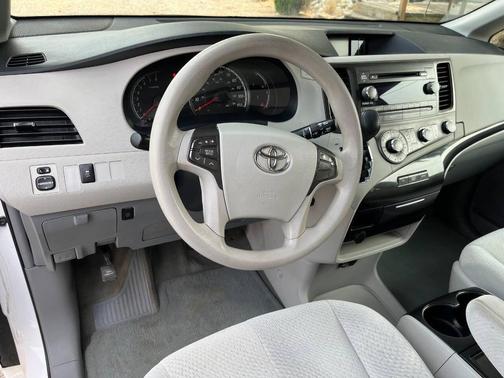 2012 Toyota Sienna LE