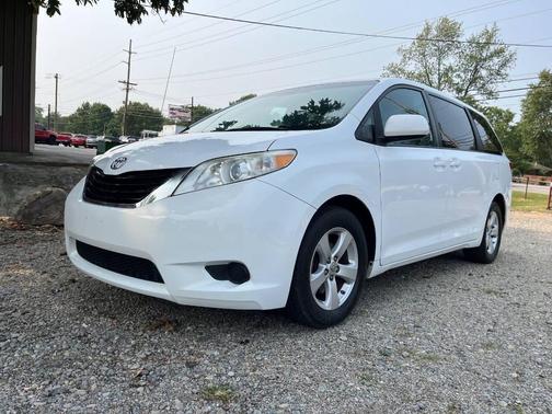 2012 Toyota Sienna LE