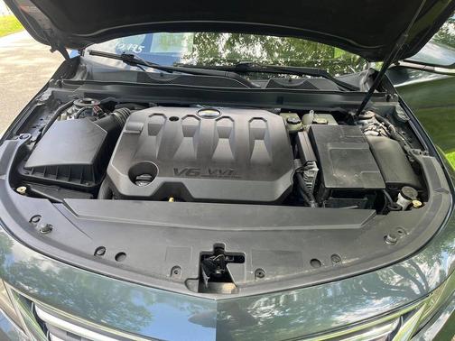 Green 2018 Chevrolet Impala 1LT