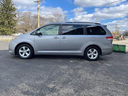 2012 Toyota Sienna LE