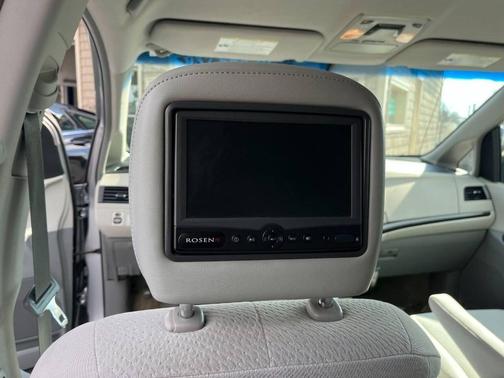 2012 Toyota Sienna LE