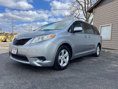2012 Toyota Sienna LE