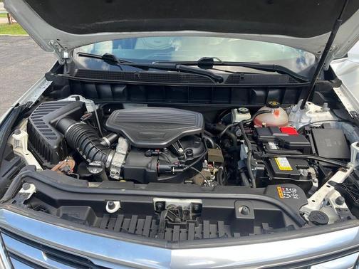 Crystal White Tricoat 2018 Cadillac XT5 Luxury