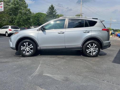 Silver Sky Metallic 2016 Toyota RAV4 LE