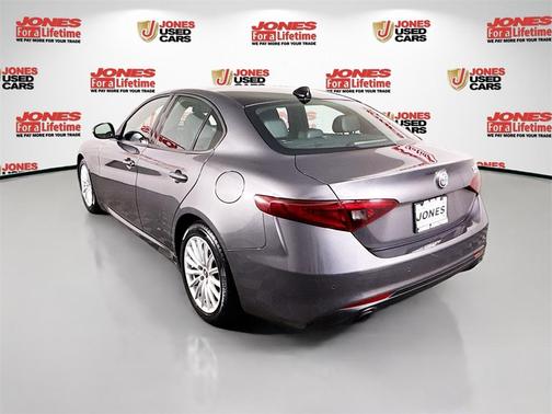 2023 Alfa Romeo Giulia Base