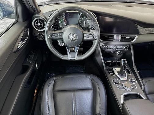 2023 Alfa Romeo Giulia Base