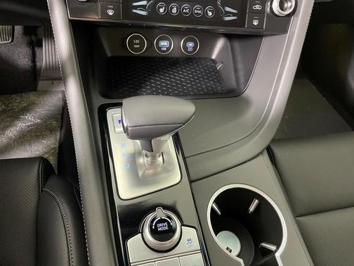 2026 Genesis G70 2.5T Standard