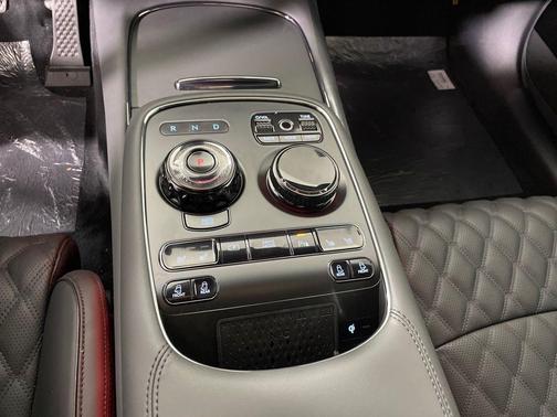 White 2026 Genesis G90 3.5T e-SC Prestige Black