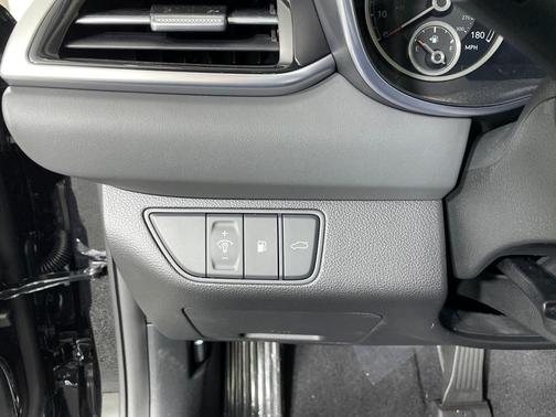 2026 Genesis G70 2.5T Standard