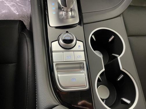 2026 Genesis G70 2.5T Standard