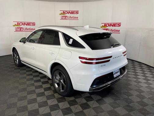 2026 Genesis GV70 2.5T Advanced