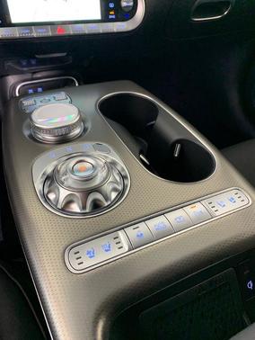 2024 Genesis GV60 Advanced