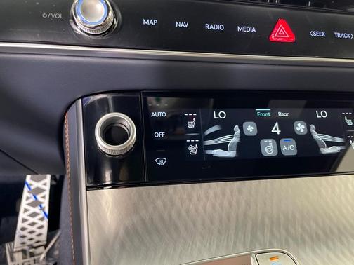 2026 Genesis GV70 2.5T Sport Prestige