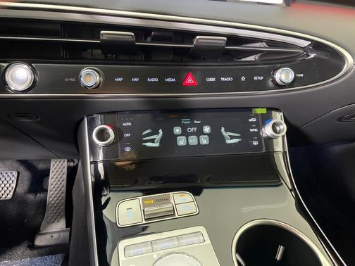 2026 Genesis GV70 2.5T