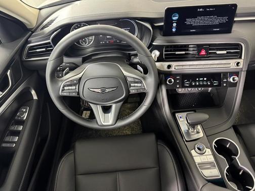 2026 Genesis G70 2.5T Standard