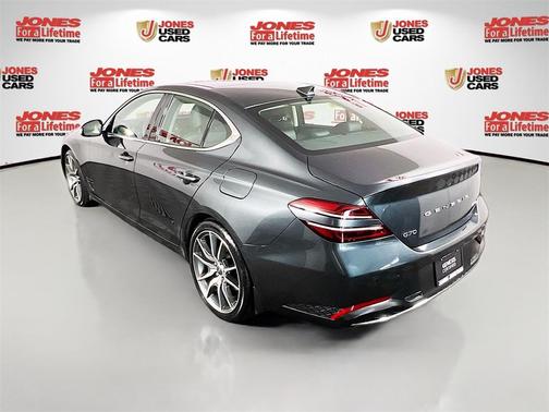 2022 Genesis G70 2.0T