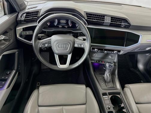 2024 Audi Q3 45 S line Premium