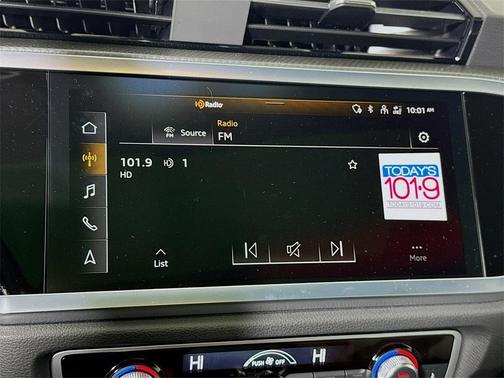 2024 Audi Q3 45 S line Premium