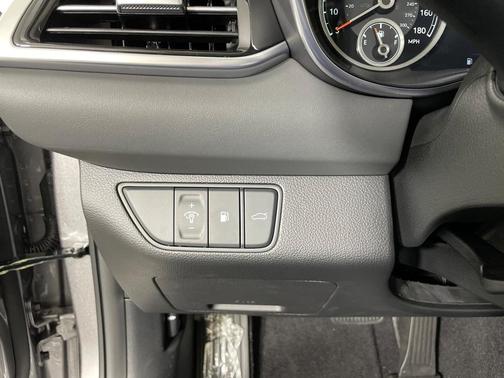 2026 Genesis G70 2.5T Standard