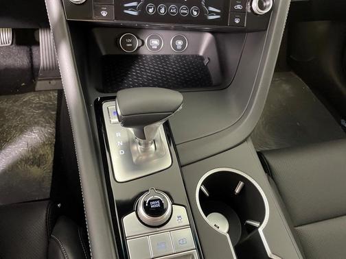 2026 Genesis G70 2.5T Standard