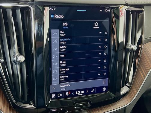 2023 Volvo XC60 B5 Ultimate Bright Theme