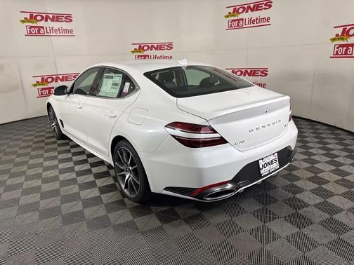 2026 Genesis G70 2.5T Standard