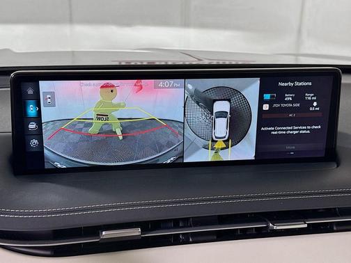 Black 2025 Genesis Electrified GV70 Advanced